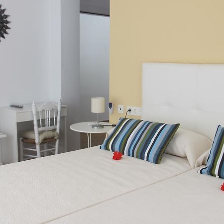 Hostal Onteniente Ла Мамола Екстериор снимка